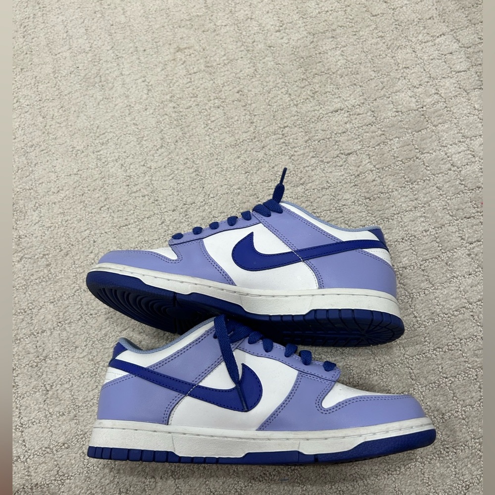 women’s dunks low - Picture 2 of 4